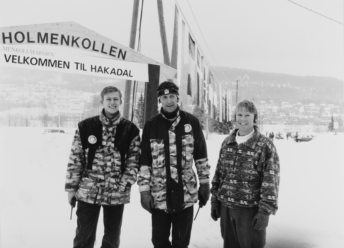 Representanter fra Hakadal IL som var ansvarlig for starten av Holmenkollmarsjen på Elvetangen i Hakadal.