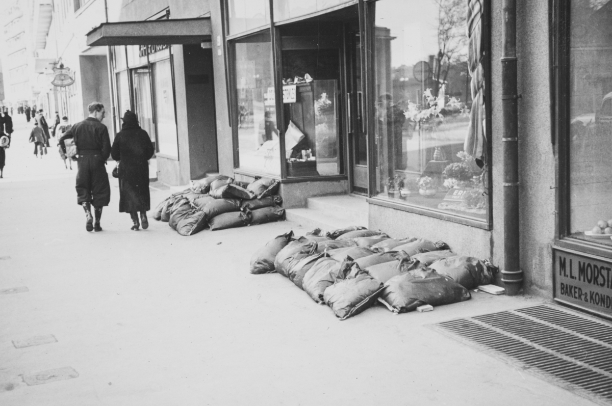 Beskyttelsesrom for Bogstadveien 53 i Oslo dagen etter tyskernes invasjon, 10. april 1940.