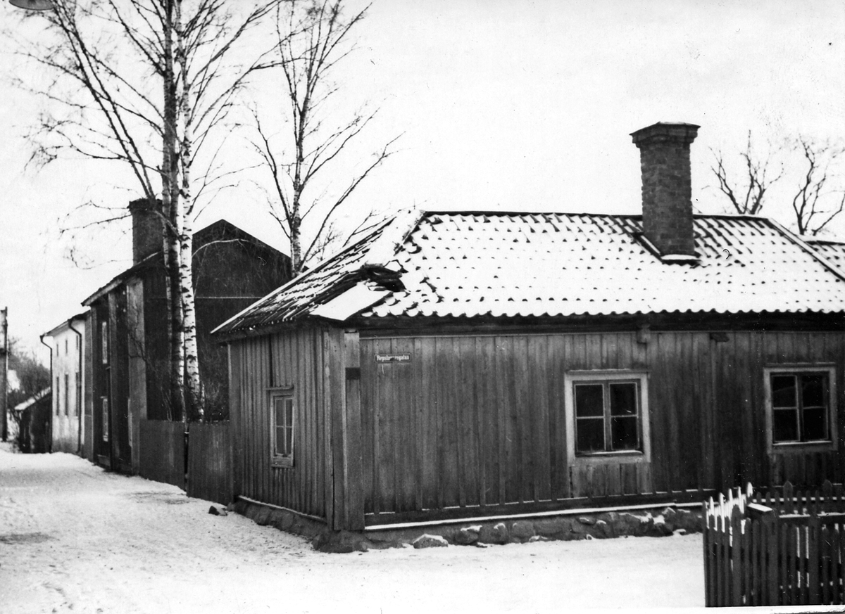 Humlegårdsgatan mot brandstationen 1938. Gården riven 1939.