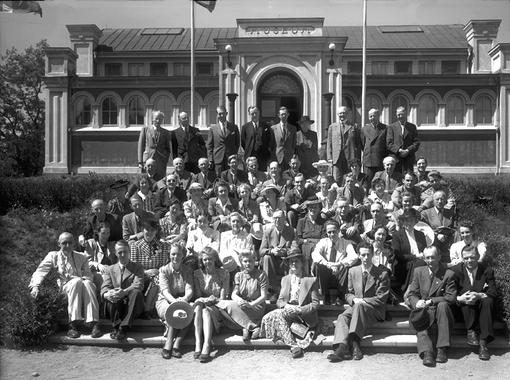 Museimannaföreningen utanför Smålands Museum 1942.