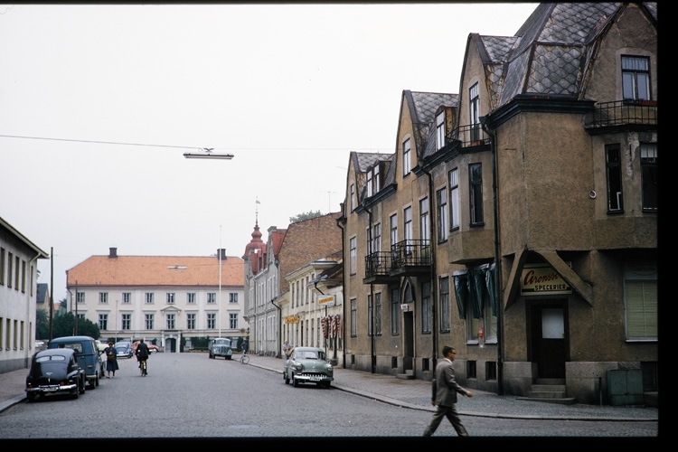 Hörnet Kronobergsgatan - Norrgatan. Wahlströmska huset. Växjö 1963.