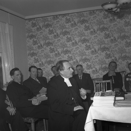 Kalvsvik, Hagstad. Husförhör på gården Hagstad Norregård. 1952