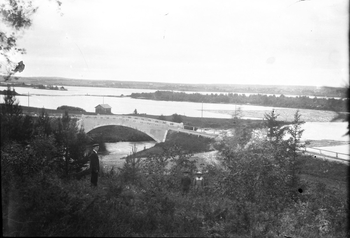 Bron i Åbyggeby.