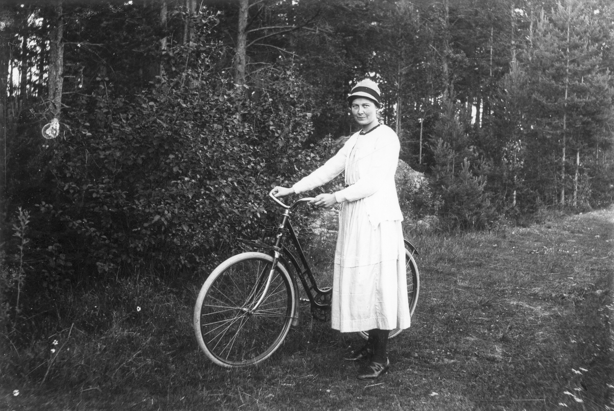 Skinnar-Brita (Persson). Hon var mor åt Jonas, som blev känd som tävlingscyklist under namnet Cykel-Jonas.