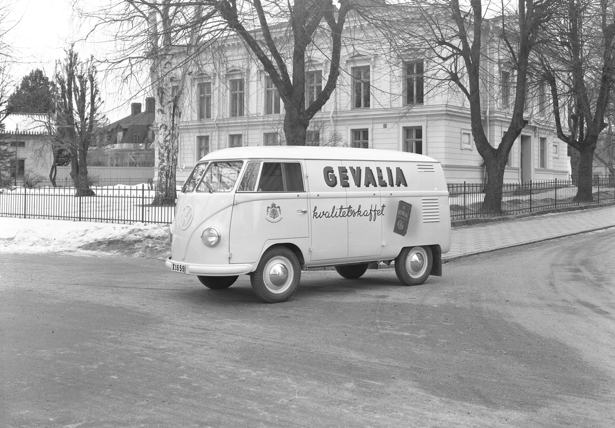 Den 15 mars 1956. Bil & Buss. Volkswagenbuss, "Gevalia kvalitetskaffe"









