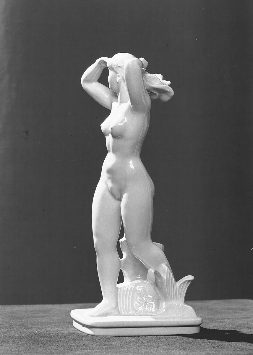 GÄVLE PORSLINSFABRIK
Arthur Percys figur "Flora". 1943-55
