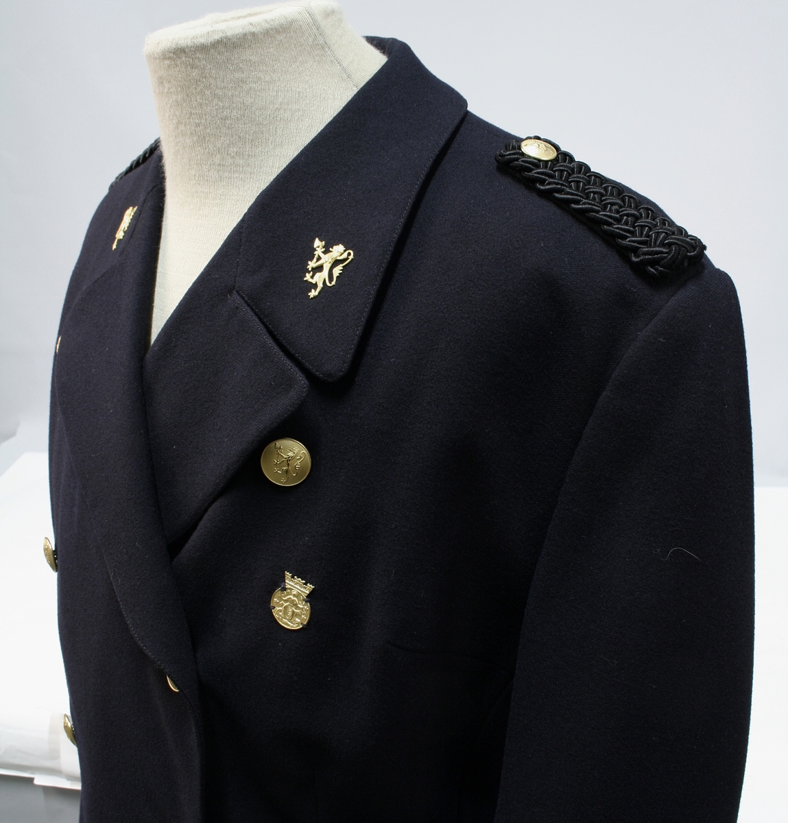 Politiuniform M/1959 - Justismuseet / DigitaltMuseum