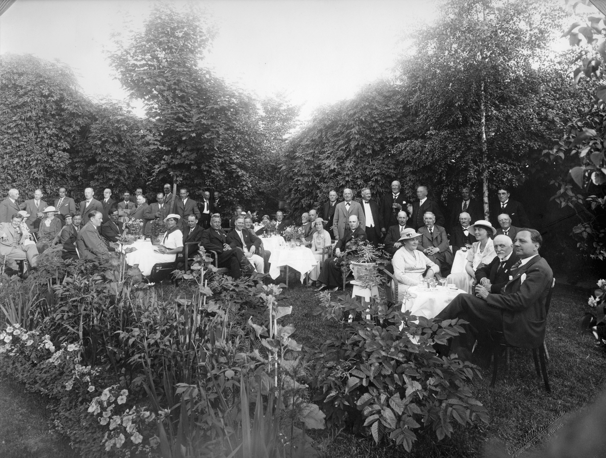 Trädgårdsfest 1934 vid badhusinvigningen.