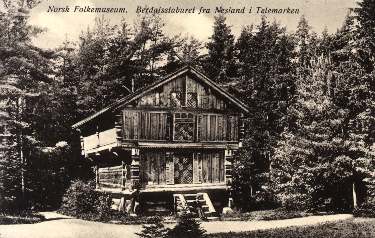 Postkort.Norsk Folkemuseum. Berdalsloftet, Nesland i Telemark.