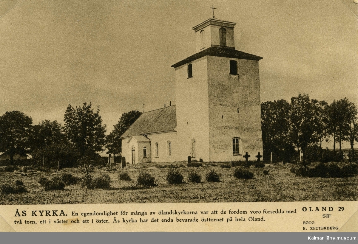 Ås kyrka har det enda bevarade östtornet på hela Öland.
