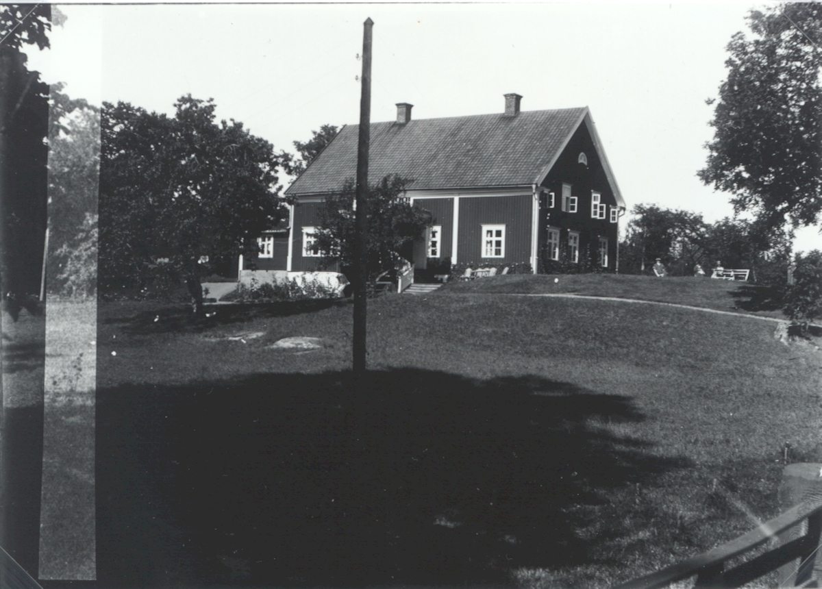 Prästgården i Nynäs, ligger i Hjorteds samhälle.