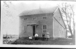 Ole Hansen Hellvik på farmen i USA.