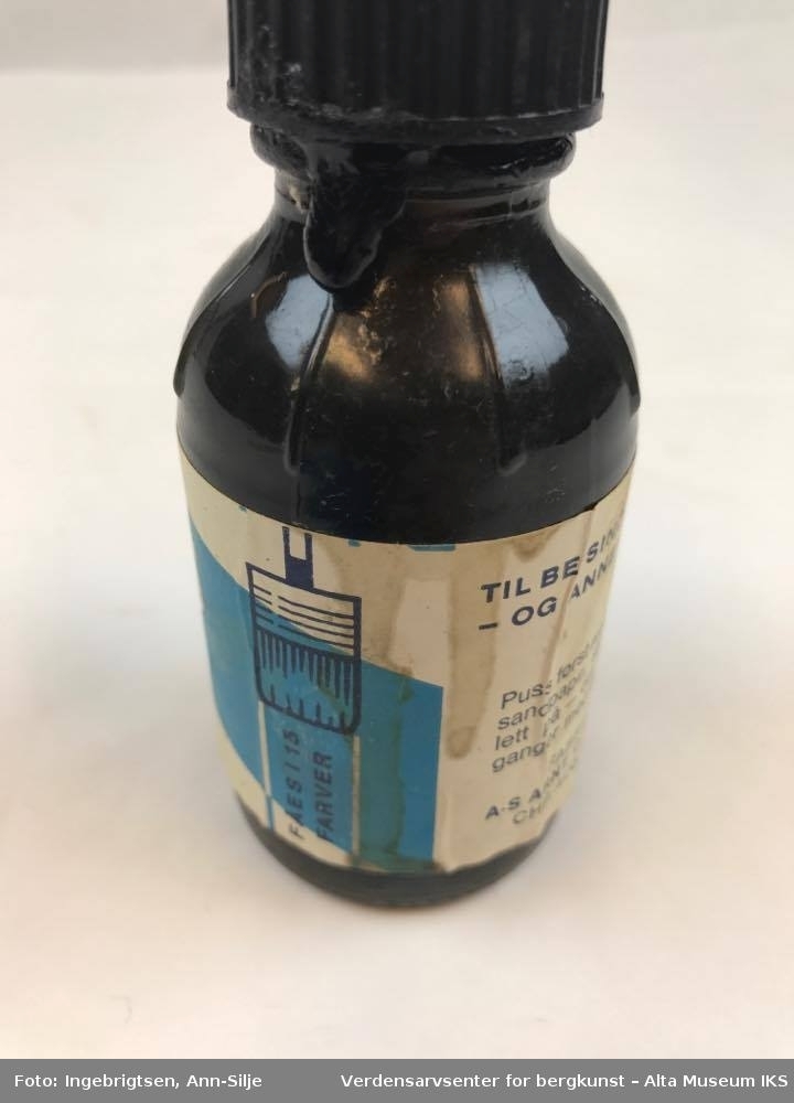 Form: Flaske m/skrukork og etikett
