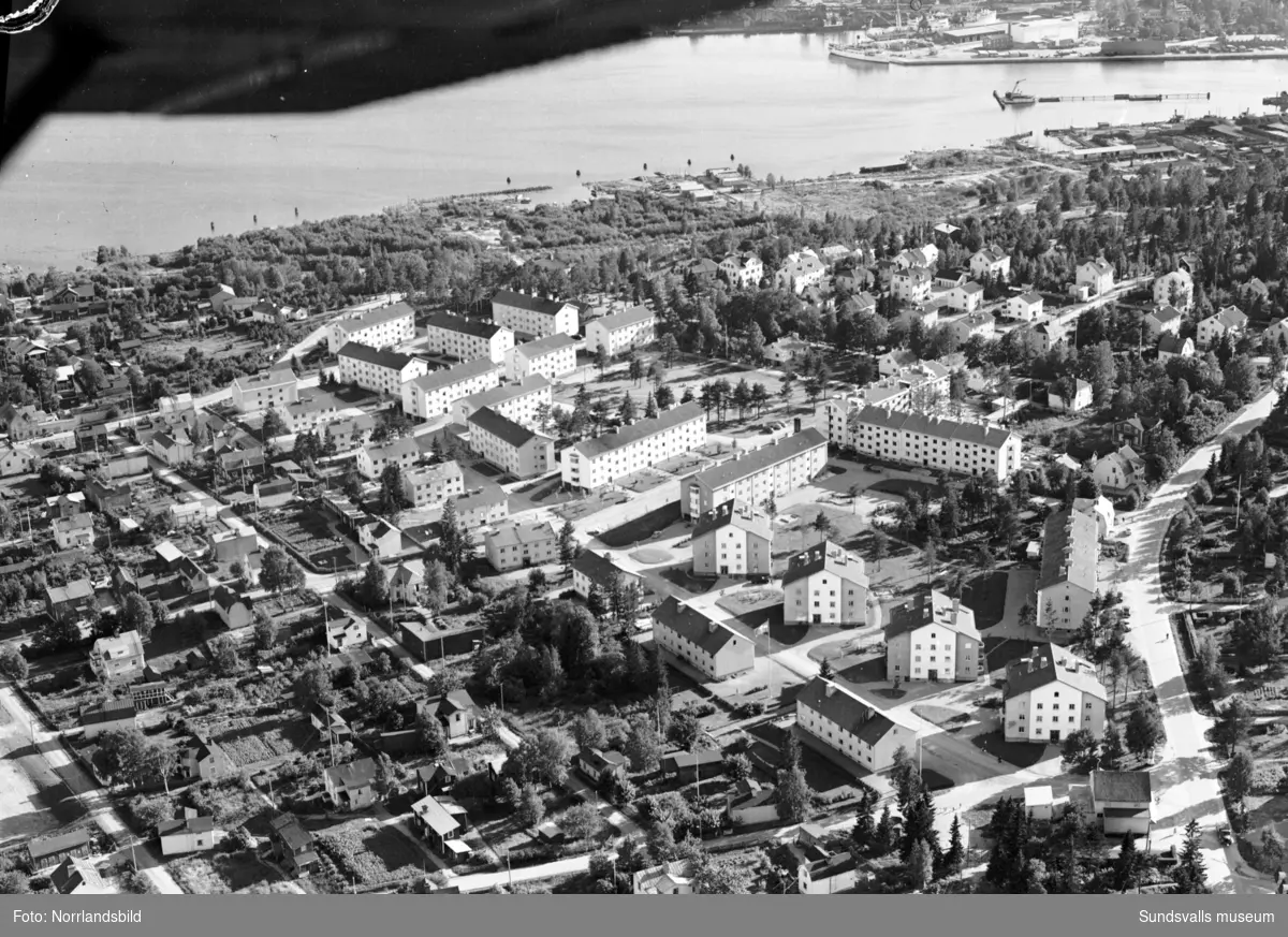 Flygfoto över västa Skönsberg, Haga, taget söderut från Riddagatan, Bragegatan, Lotsgatan.