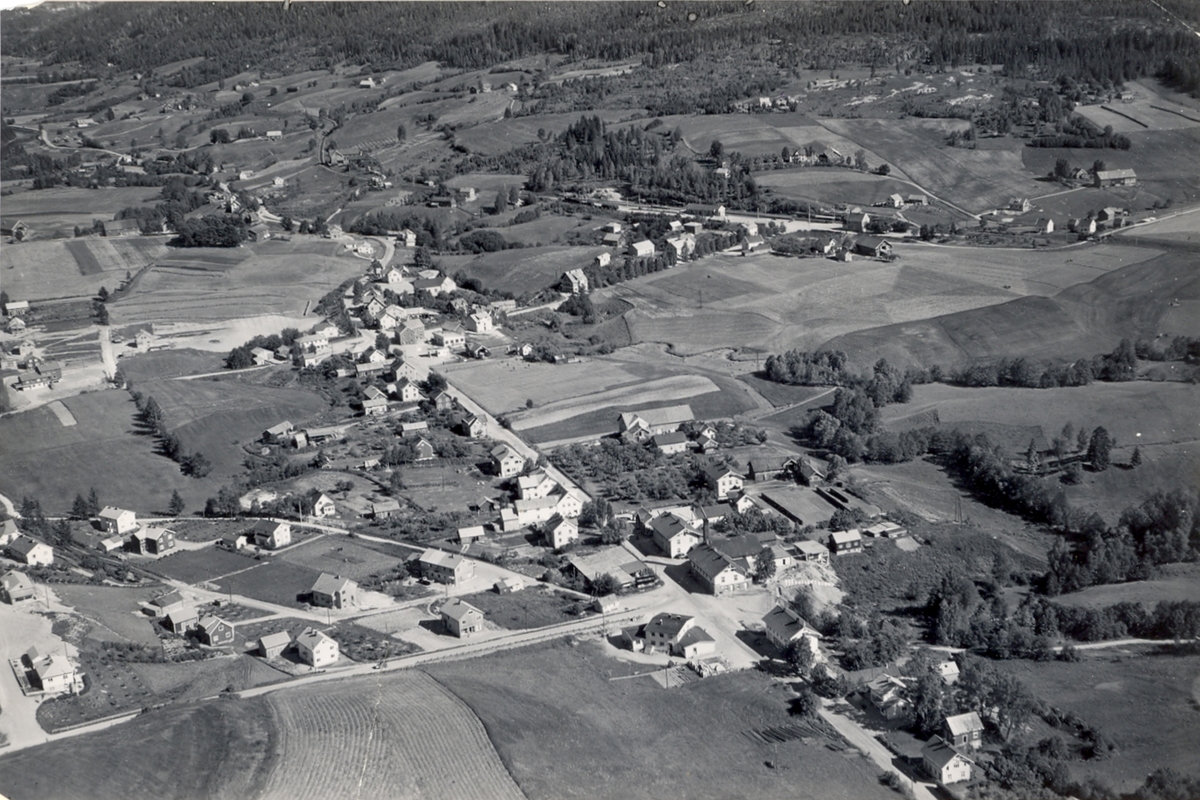 Flyfoto av Bøgata, tatt 1950