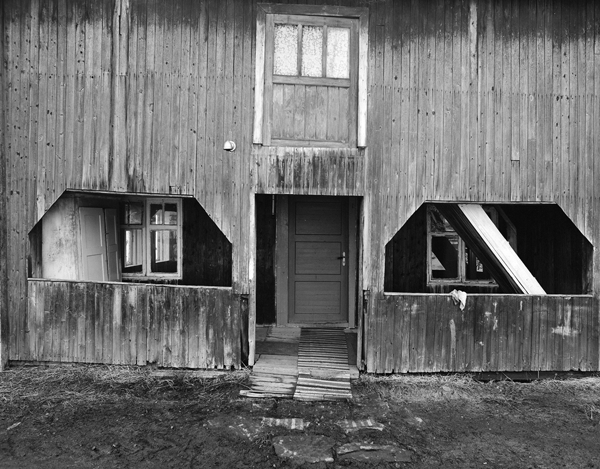 2. etasjes svalgangshus i Løten. Plassen het Elvarheim, lå ved Besseby.