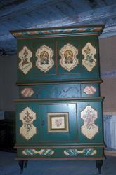 Rekonstruert maling på skap etter Knut Honne utført av konse