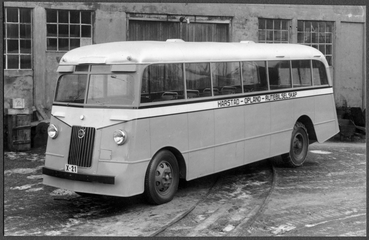 Harstad Oppland Rutebils buss X-21.