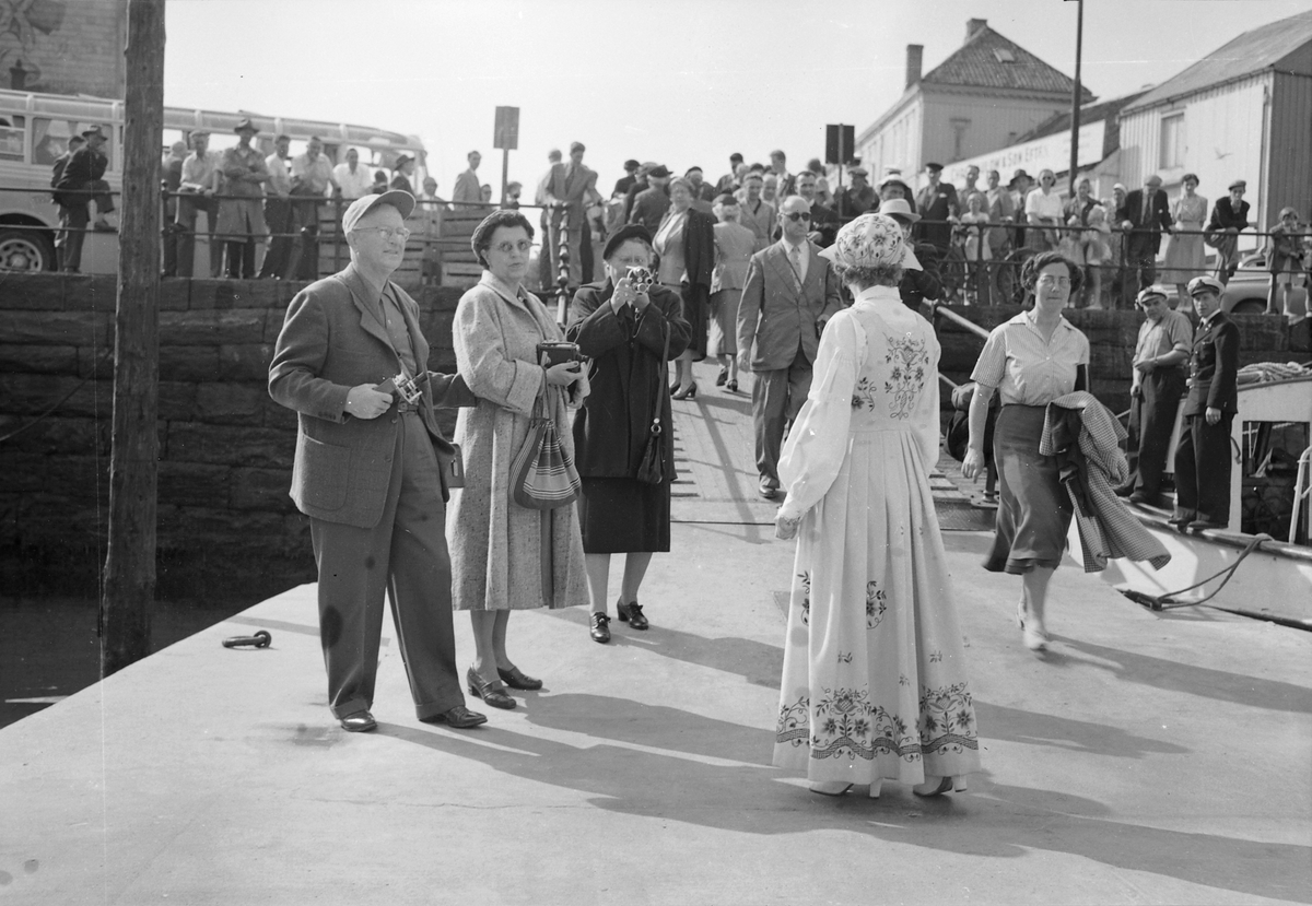 Turister fra RMS Caronia på besøk i Trondheim