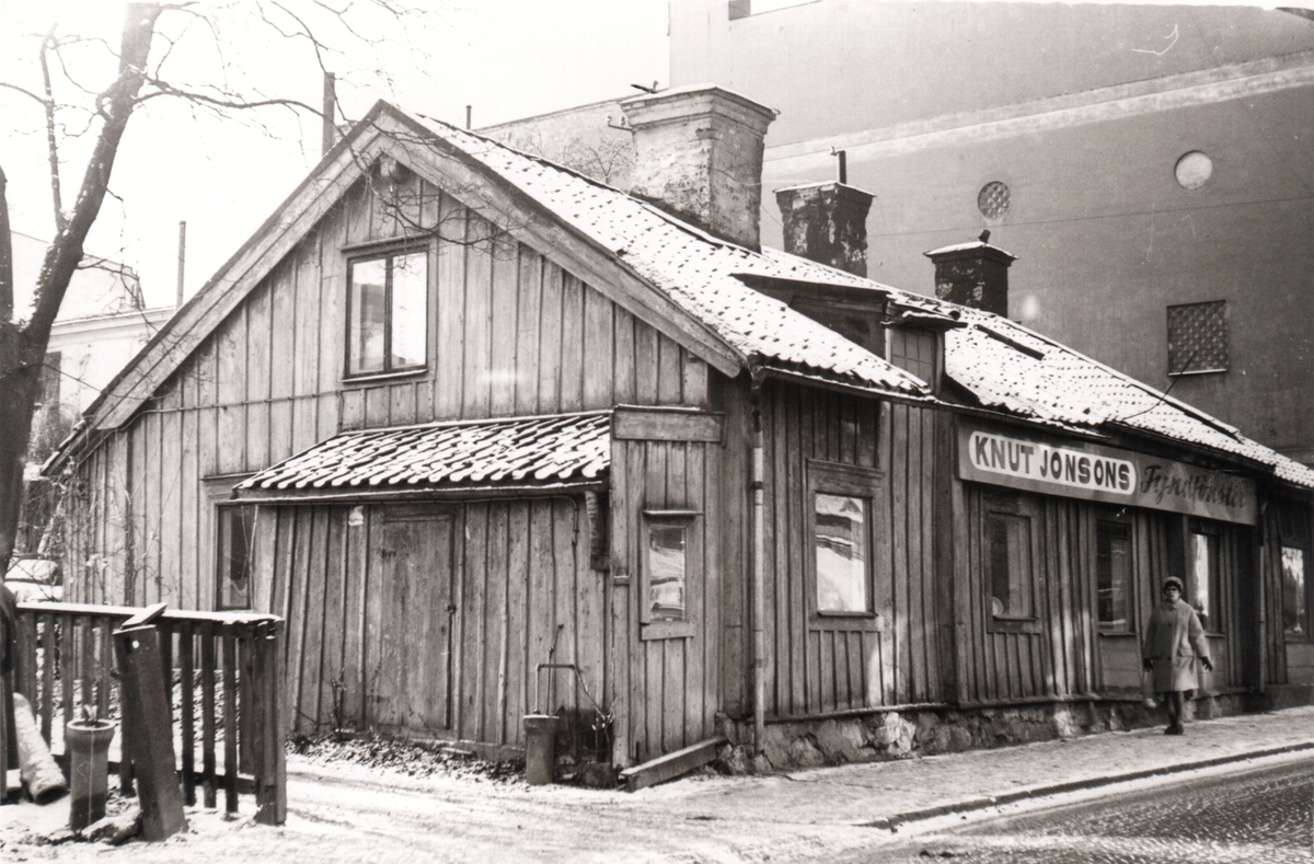 Nygatan 16. Ett av husen som Knut Jonson var inrymd i.