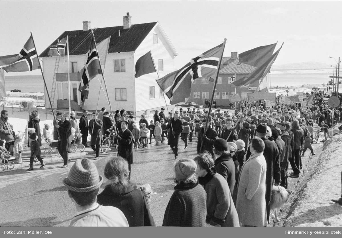 Vadsø, 17.mai 1970. 17.mai-toget.