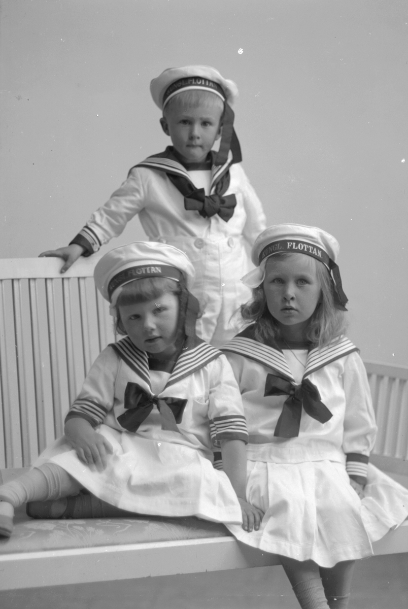 Brita Bäcklund med kusiner