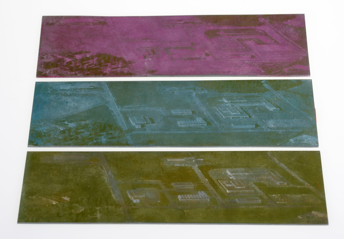 I alt 45 klisjeer som viser bygg knyttet til Bøndernes Salglslag i Trondheim fra 1921 og til det nye anlegget på Tunga stod klart i 1967. Det er også klisjeer med motiv fra Stjørdal, Levanger, Steinkjer og Oppdal. Det er også landskapsbilder.