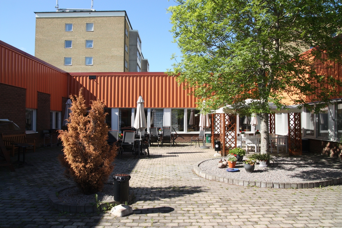 Nyby servicehus, kvarteret Leopold, Leopoldsgatan 1,3,5,7,9,11,13 Nyby, Uppsala, Uppsala kommun, Uppland 2014