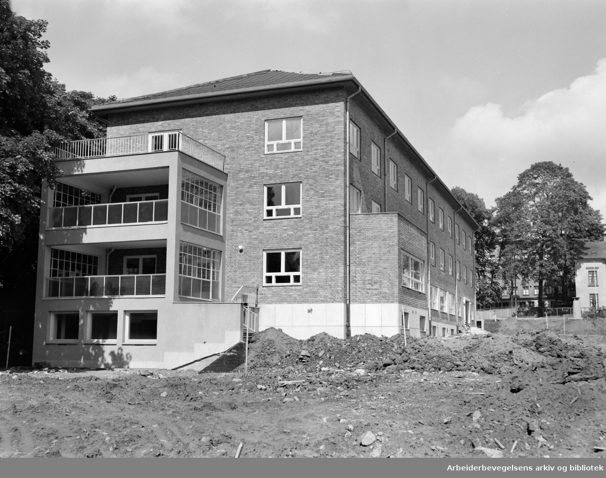 Barnas Hus i Christiesgate. April 1952