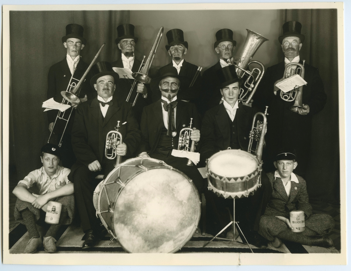 Firande av Barnens Dag i Kalmar 1906. En orkester.