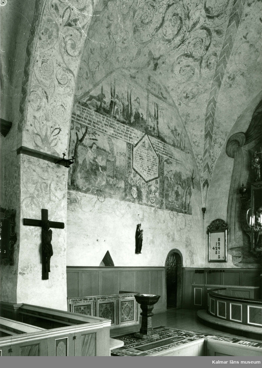 Interiör av koret i Gärdslösa kyrka.