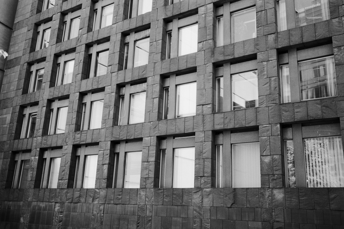 Stockholmsmiljöer och byggnader.
Riksbankens fasad.
