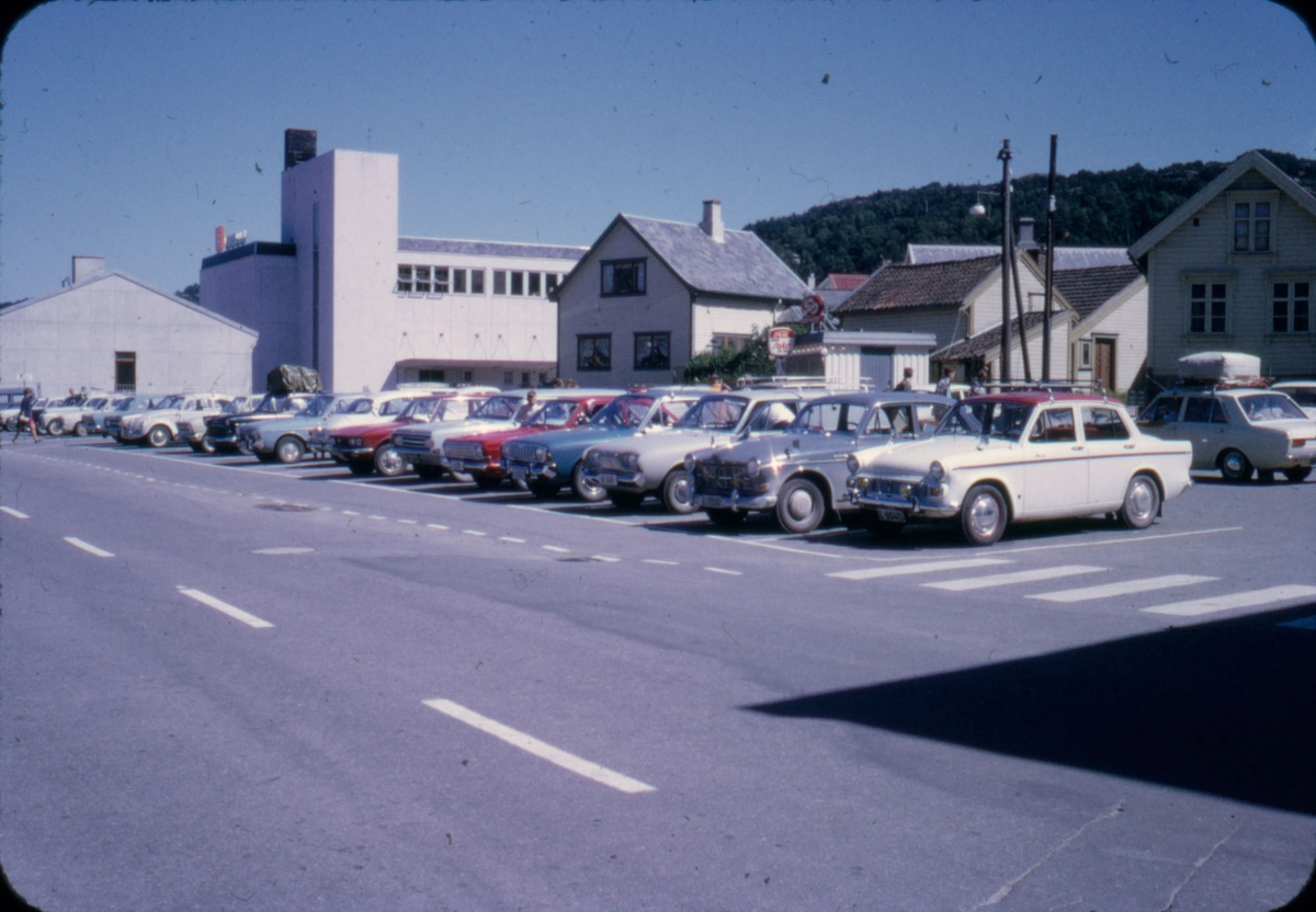 Biler på parkeringsplass ved Areneset, Egersund