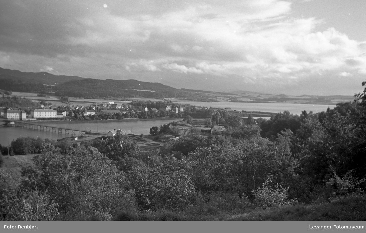 Utsikt over Levangersundet fra Nesset, mot Moan.