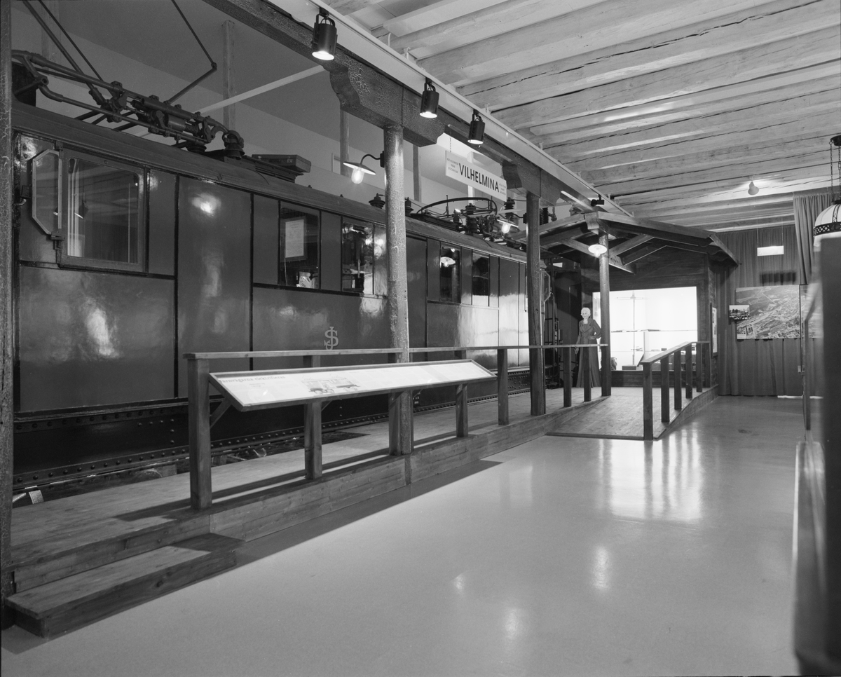 Dokumentation av utställningen "Teknikens under för 100 år sedan", i Elkraftsmuseet. Bild av "Z-loket", byggt av ASEA 1908.