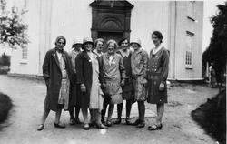 Personer, klær, kirke.