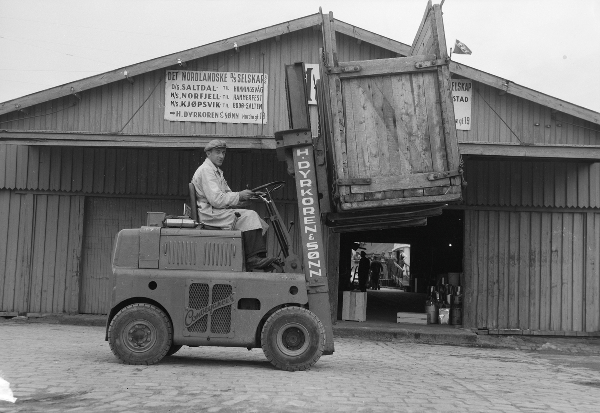 Firma H. Dyrkoren & Sønn, bruk av gaffeltruck