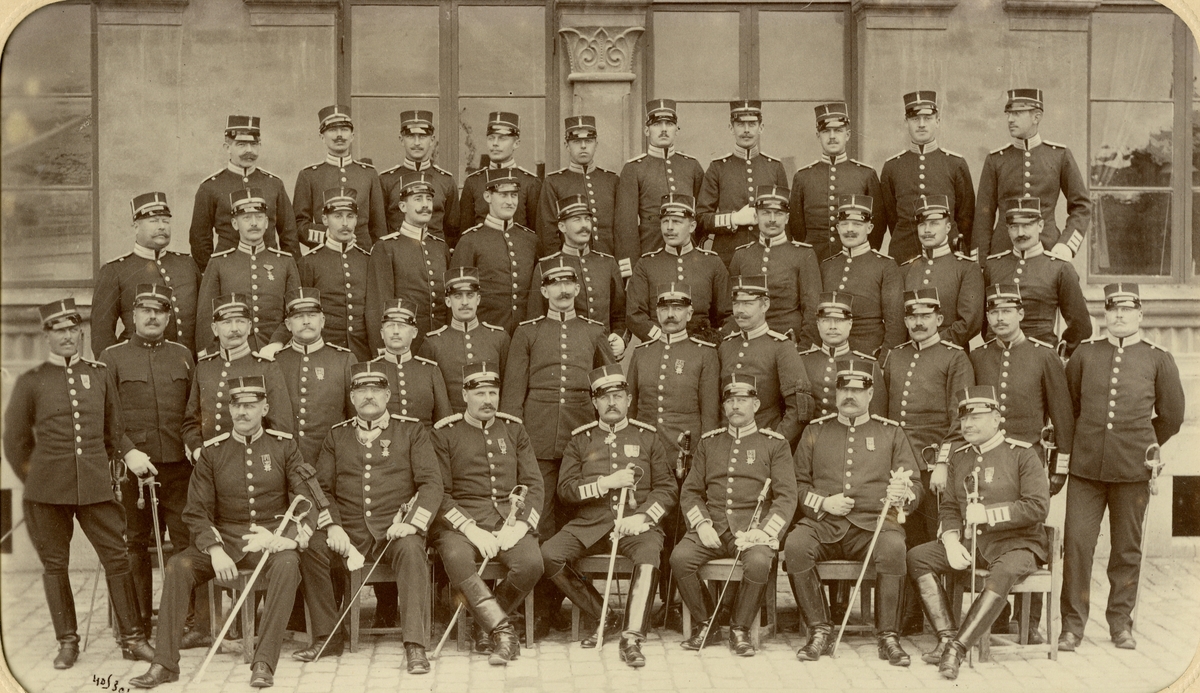 Grupporträtt av officerare vid Svea livgarde I 1, 1905.