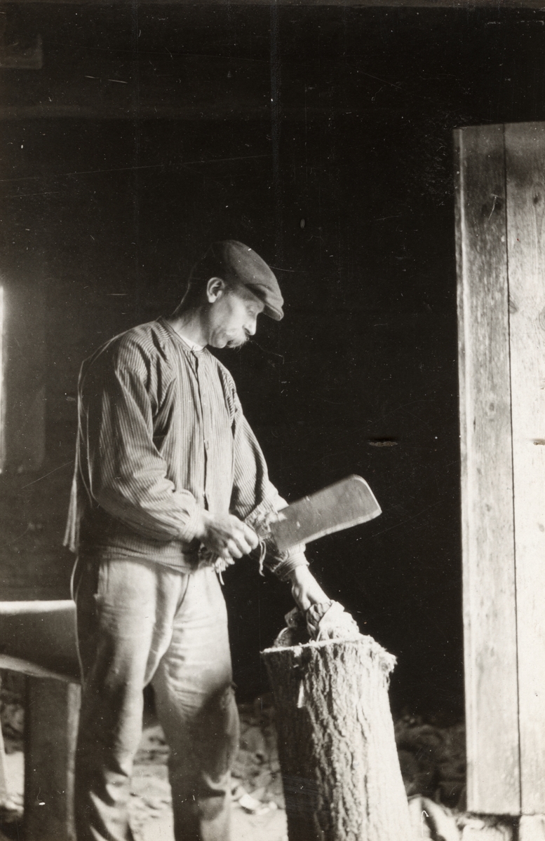 Hackning av lump vid Fröåsa papperbruk, 1921.