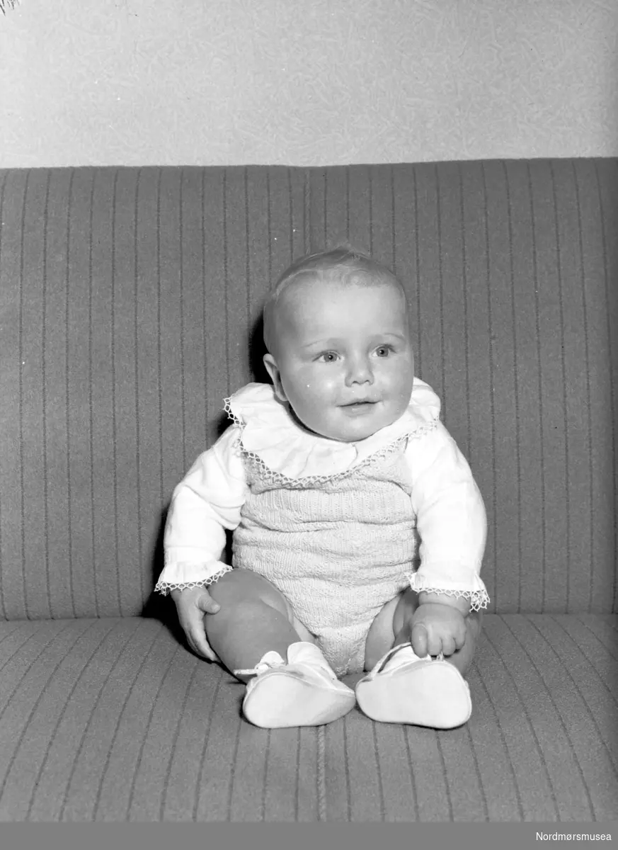 Portrett av en baby. Fra Nordmøre museum sin fotosamling, Williamsarkivet. EFR2015
