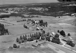 Flyfoto av Prestby gård 119.1, Heli i Spydeberg. Spydeberg, 