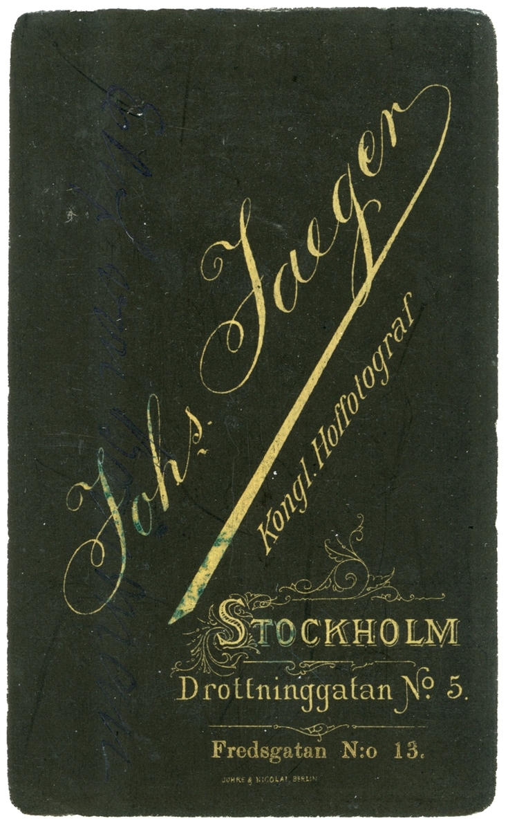Porträtt av Elof von Boisman. Officer bl. a. vid Kungliga Andra livgrenadjärregementet i Linköping. Pensionerad som överste. Gift 1866 med Ida Sylwan (1841-1931). Makarna bodde och avled på gården Hagneryd i Kullerstad.