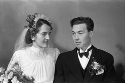 Brudeparet Hans Christian og Inger Johanne Hveem (Hennes pik