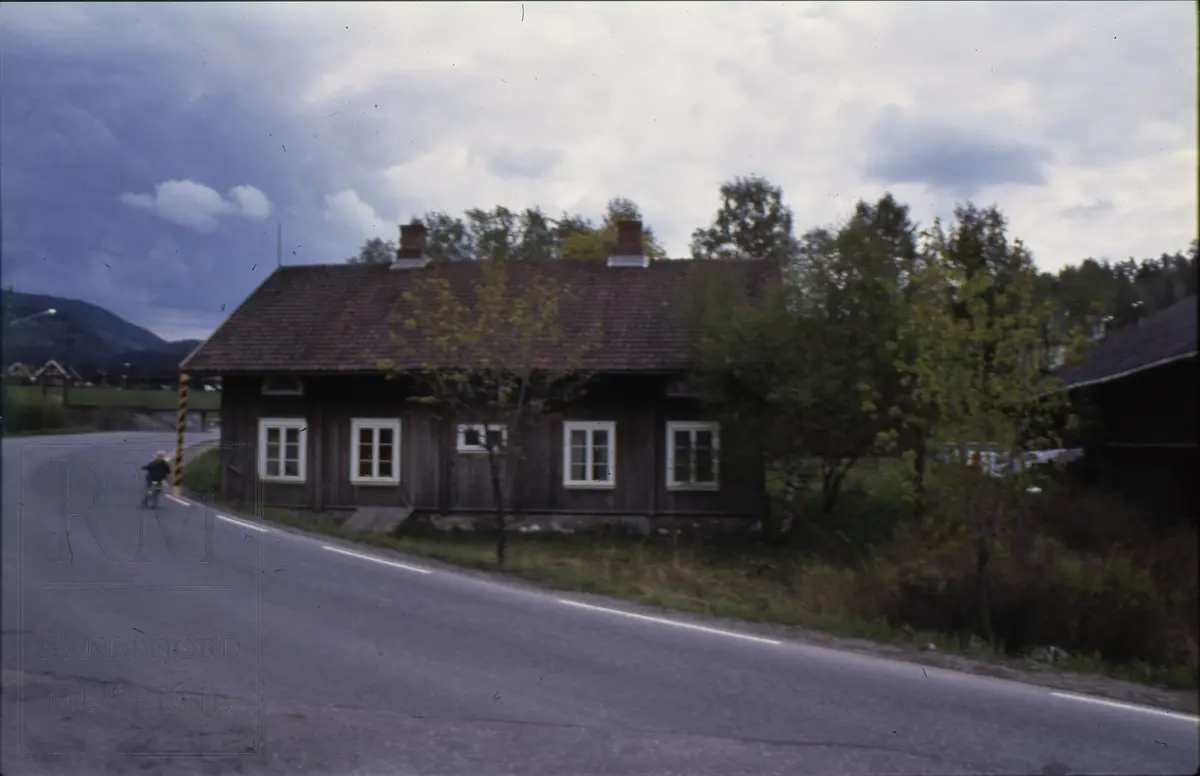 Foto med motiv fra Sveitservillaer og annen bebyggelse i Jevnaker, 1973.