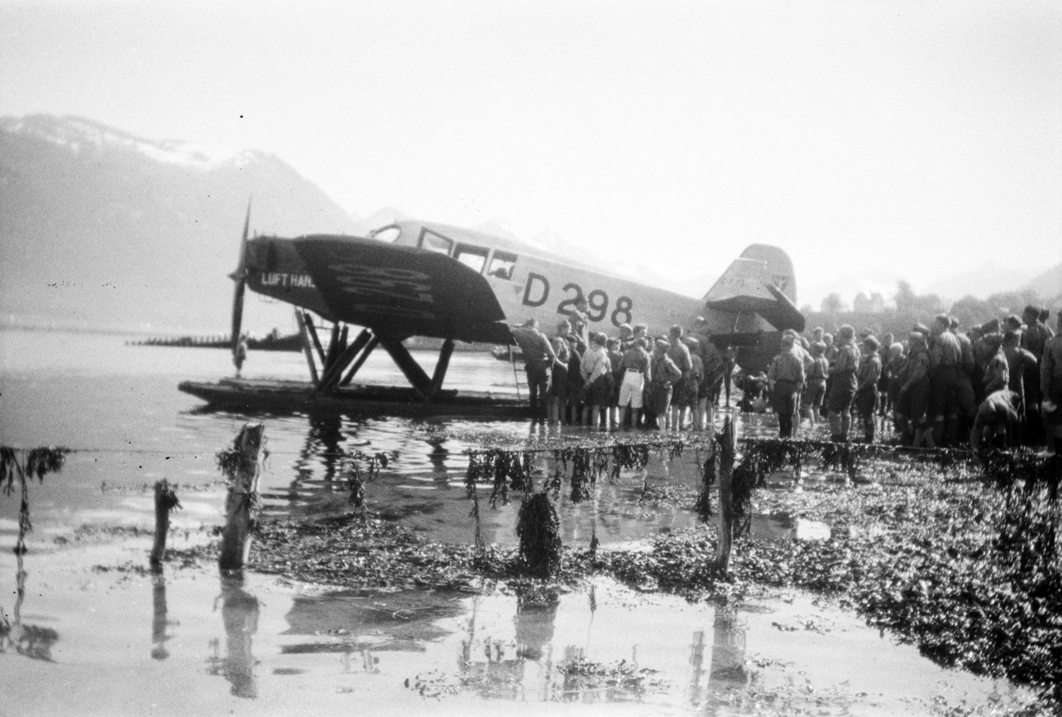 Speiderleir i Åndalsnes 1928. Sjøfly Junker F13, D-298