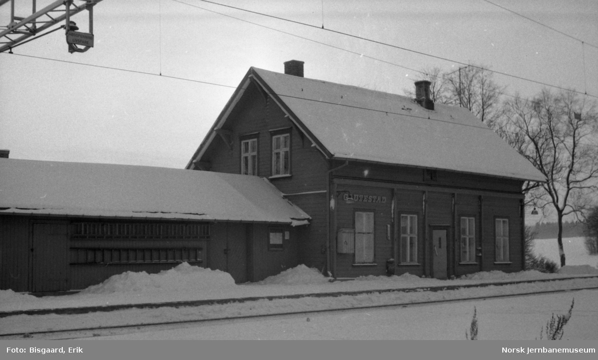 Stasjonsbygningen på Gautestad tidligere stasjon, senere holdeplass