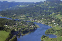 Øyer, Tretten sentrum og stasjonsområde. (se SS-WØ-154096)
