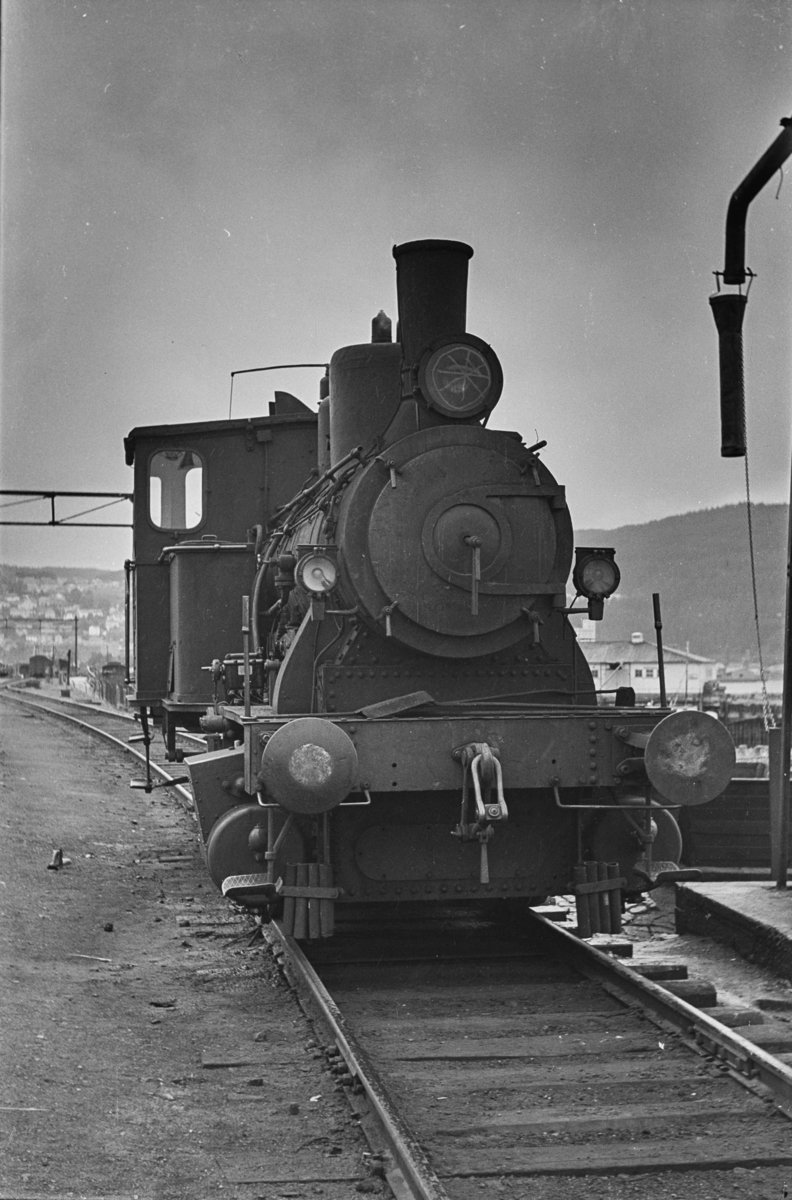 Damplokomotiv type 25a 259 i skiftetjeneste på Trondheim stasjon.