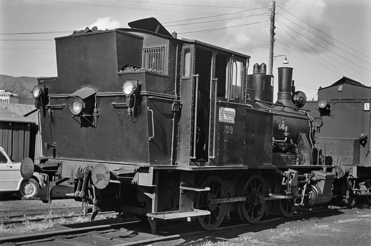 Damplokomotiv type 25b nr. 339 i skiftetjeneste i Bergen.