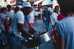 Gatemusikant på Karl Johan.